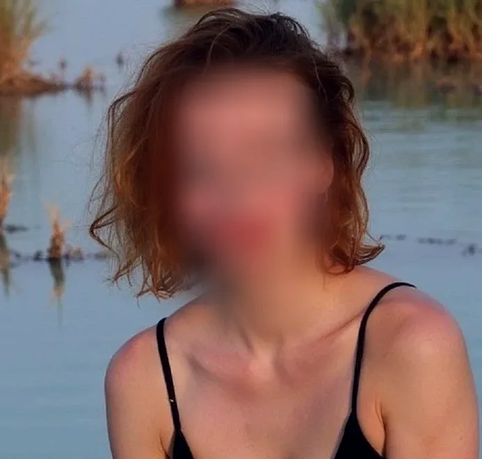 Claudia, 25 años
