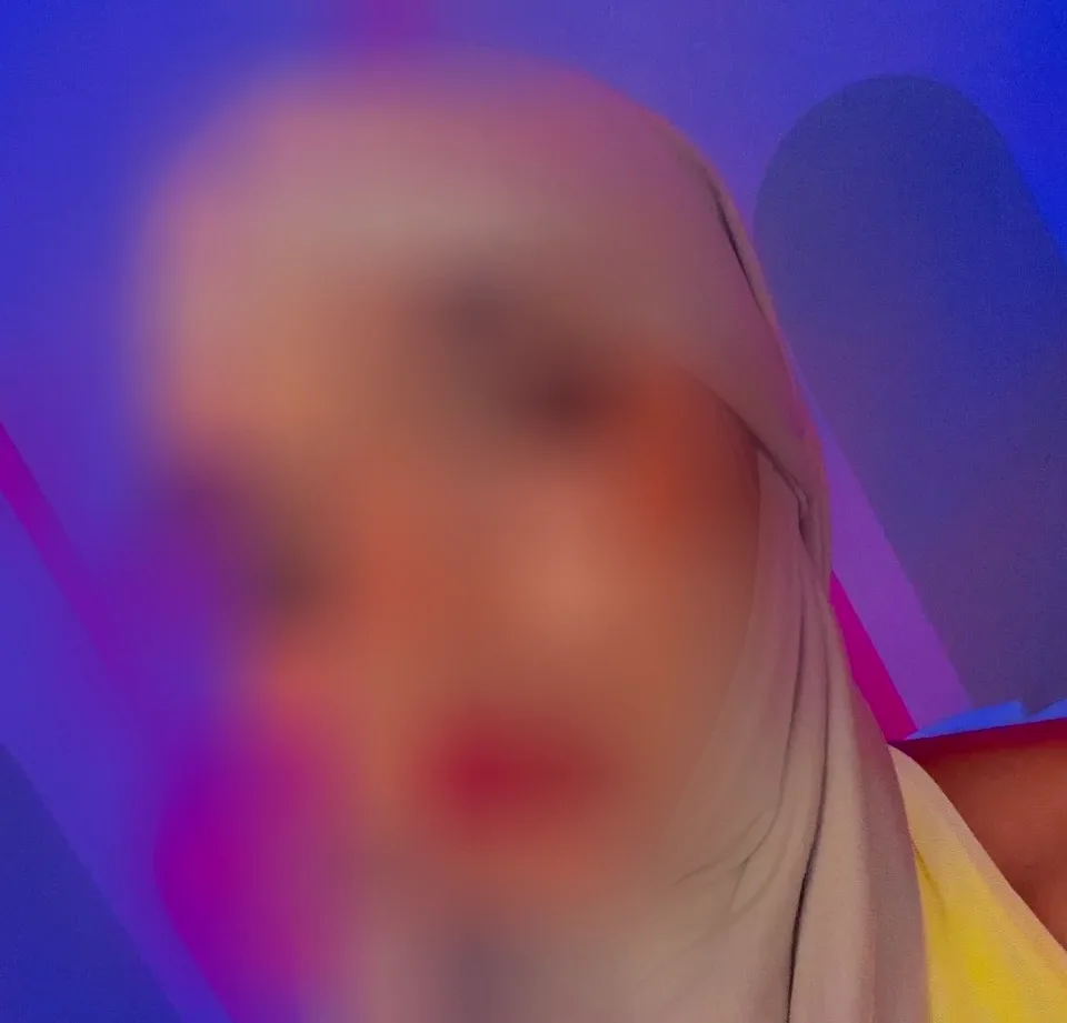Nawal, 24 años